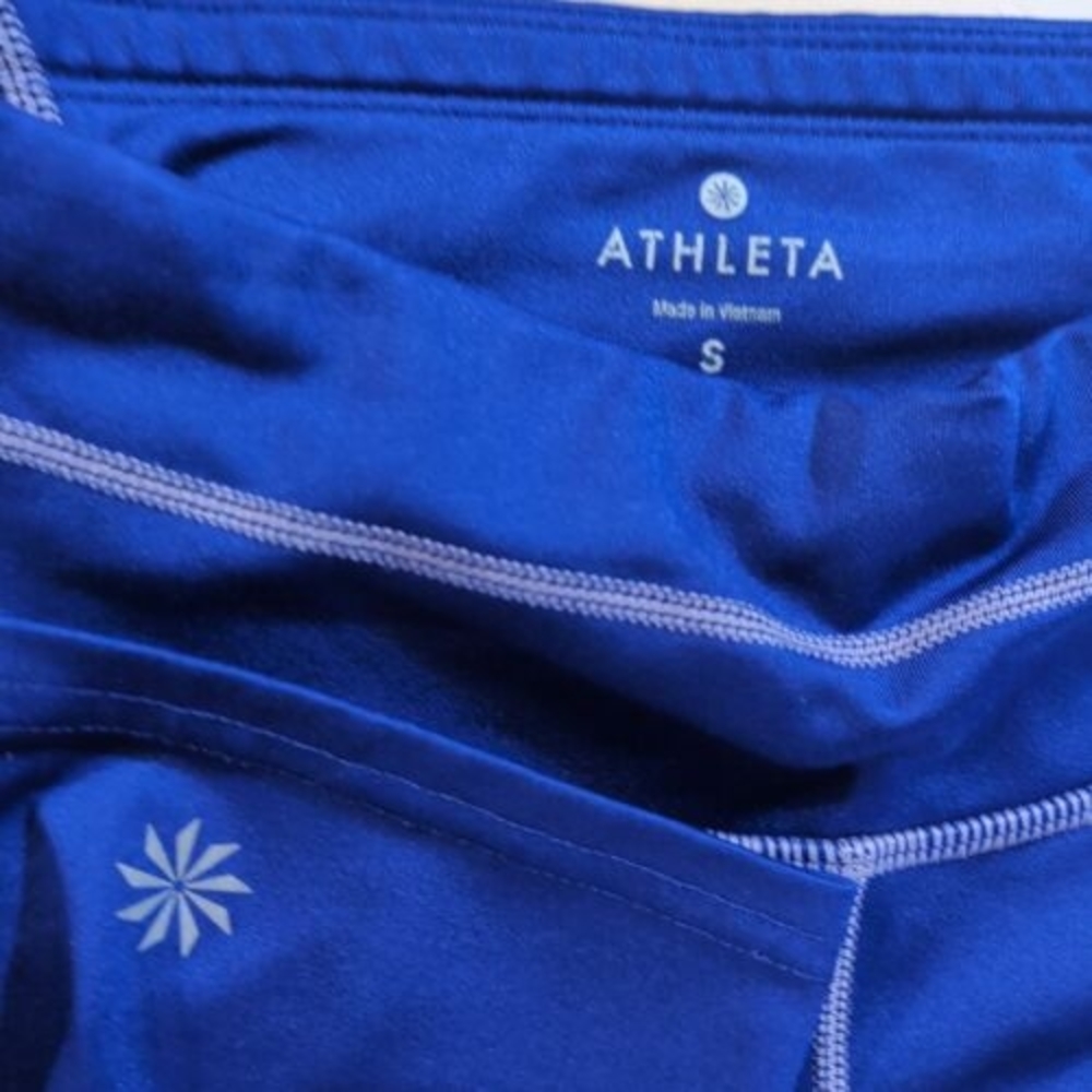 Athleta Athletic relay capri leggings blue With Logo size S P12